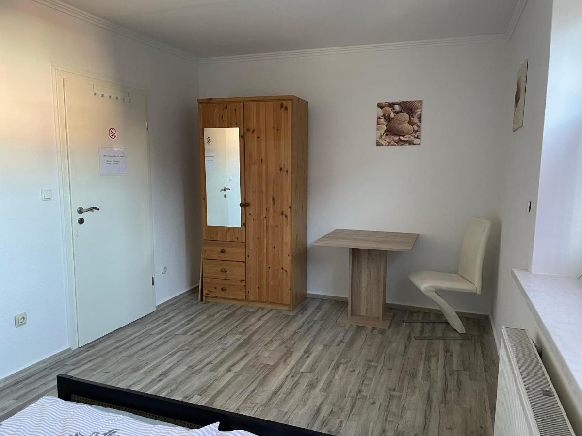 Апартаменты Schoene Zentrale Zimmer In Вильгельмсхафен Экстерьер фото